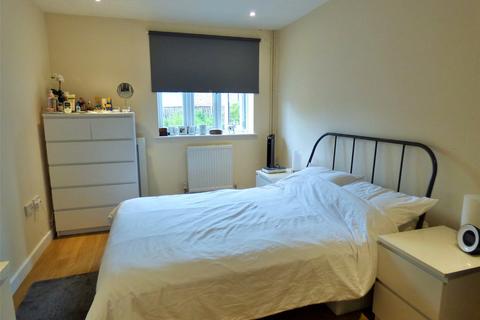 2 bedroom apartment to rent, Gibbs Close, Westbury