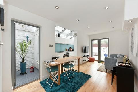 2 bedroom flat to rent, Shorrolds Road, London, SW6 7UA