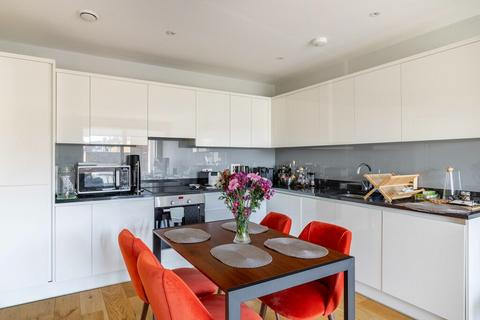 3 bedroom apartment to rent, Mackenzie House, Fulham, SW6