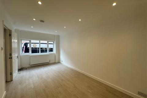 3 bedroom house to rent, Maple Mews, London