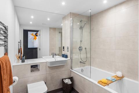2 bedroom flat for sale, Plot G1-06-02 at Wharf Twenty One, Brighton Road BN43