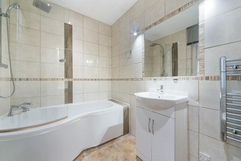 2 bedroom flat to rent, Queens Gate, SW7