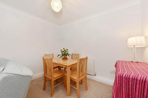 2 bedroom apartment for sale, Cortis Road, London