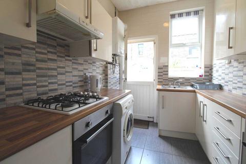 3 bedroom terraced house to rent, Edenfield Road, Liverpool L15