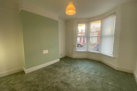 3 bedroom terraced house to rent, Edenfield Road, Liverpool L15