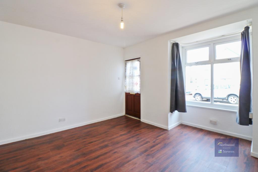 Nash Court Gardens, Margate, CT9 2 bed semidetached house for sale £