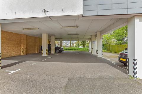 1 bedroom flat for sale, Southernhay Close, Basildon, Essex