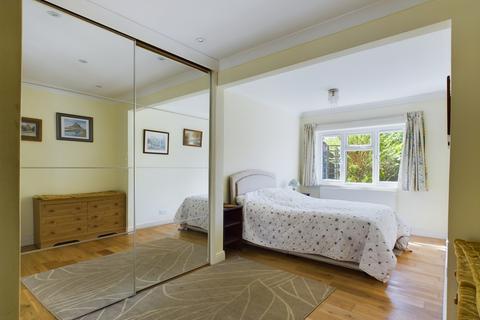 3 bedroom bungalow for sale, Barn Lane, Oakley, RG23