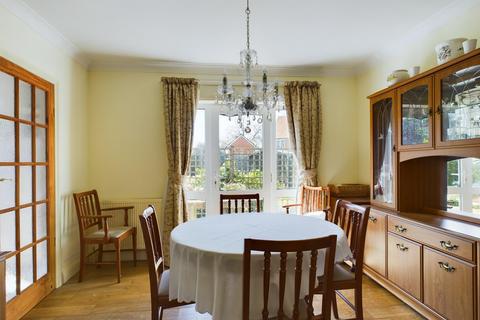 8 Barn Lane, Oakley, Basingstoke, RG23 7HT