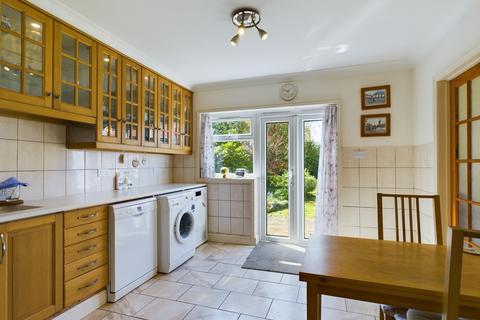 8 Barn Lane, Oakley, Basingstoke, RG23 7HT