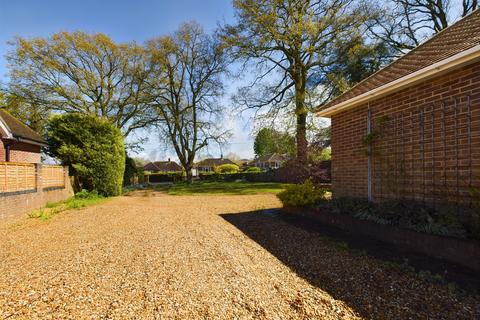 8 Barn Lane, Oakley, Basingstoke, RG23 7HT