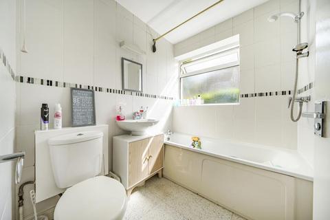 134 Quarry Road, Witney, OX28 1JT