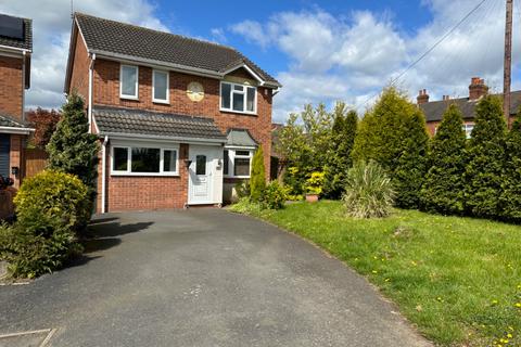 4 bedroom detached house for sale, Snipe Close, Hugglescote, Coalville, Leicestershire, LE67 2XE