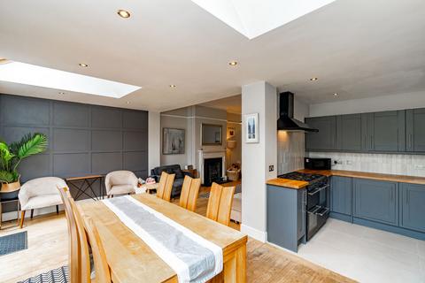 86 Lasswade Road, Edinburgh, EH16 6SF