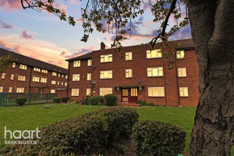 3 bedroom flat for sale, Fullwell Avenue, Clayhall