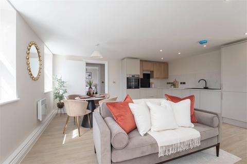 2 bedroom apartment for sale, Segraves Corner, High Street, Cheltenham, GL50
