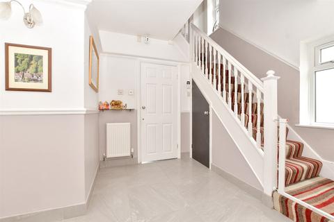 41 Heathhurst Road, South Croydon, CR2 0BB