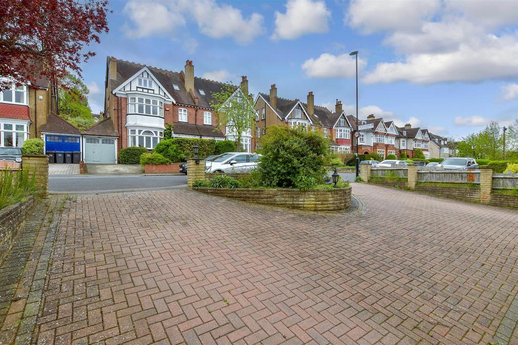 Driveway/Parking