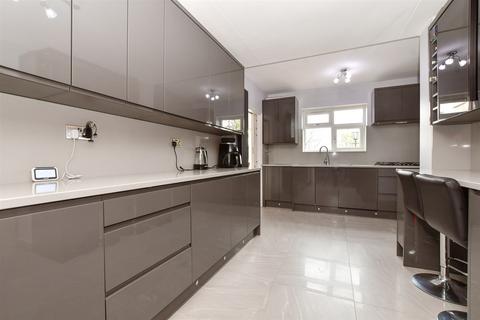 41 Heathhurst Road, South Croydon, CR2 0BB