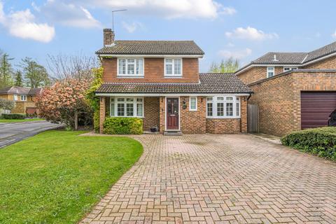 4 Windy Wood, Godalming, GU7 1XX