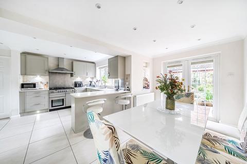 4 Windy Wood, Godalming, GU7 1XX