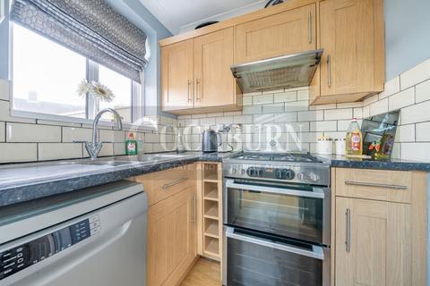 10 Caithness Gardens, Sidcup, DA15 8HS