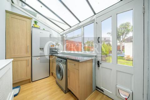 10 Caithness Gardens, Sidcup, DA15 8HS