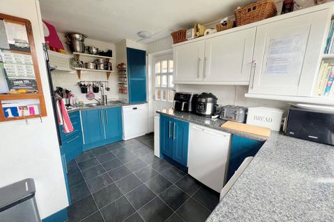 4 bedroom semi-detached house for sale, Honiton Way, North Shields, Tyne and Wear, NE29 8HE