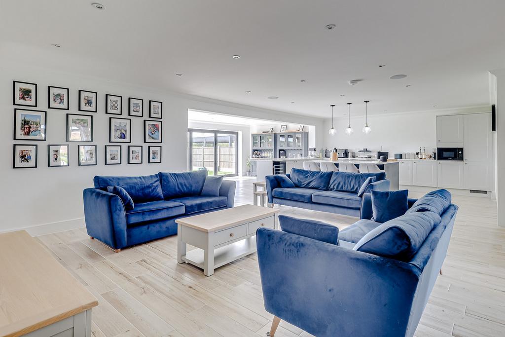 Lower Road, Hockley, SS5 5 bed detached house for sale £950,000