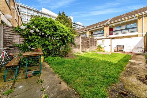 4 bedroom terraced house for sale, Bradstock Road, London, E9