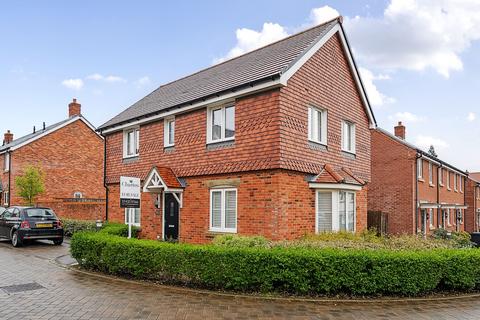 3 bedroom detached house for sale, Goswell Square, Alton, Hampshire, GU34