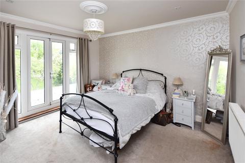 17 Oaklands Close, Bexleyheath, DA6 7AP