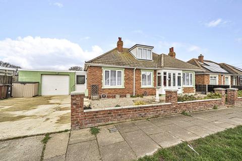 3 bedroom bungalow for sale, Lake Avenue, Clacton-on-Sea, Essex