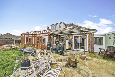 3 bedroom bungalow for sale, Lake Avenue, Clacton-on-Sea, Essex