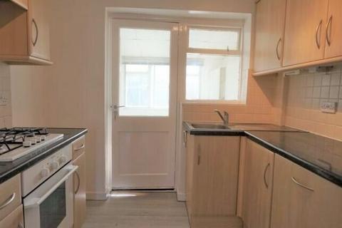 3 bedroom house to rent, 6 Coombe Avenue, Sevenoaks, Kent