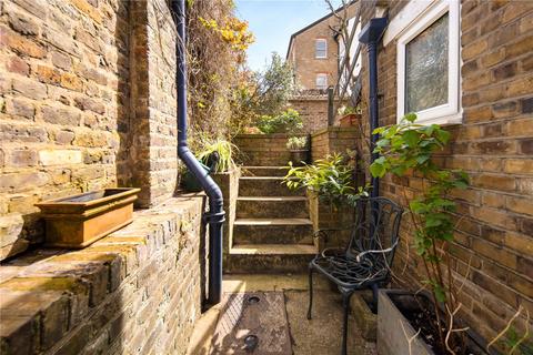 108b Tredegar Road, London, E3 2EP