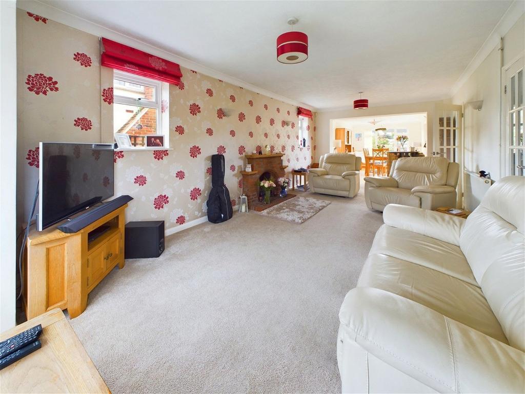 Downsway, ShorehambySea 4 bed detached house for sale £800,000