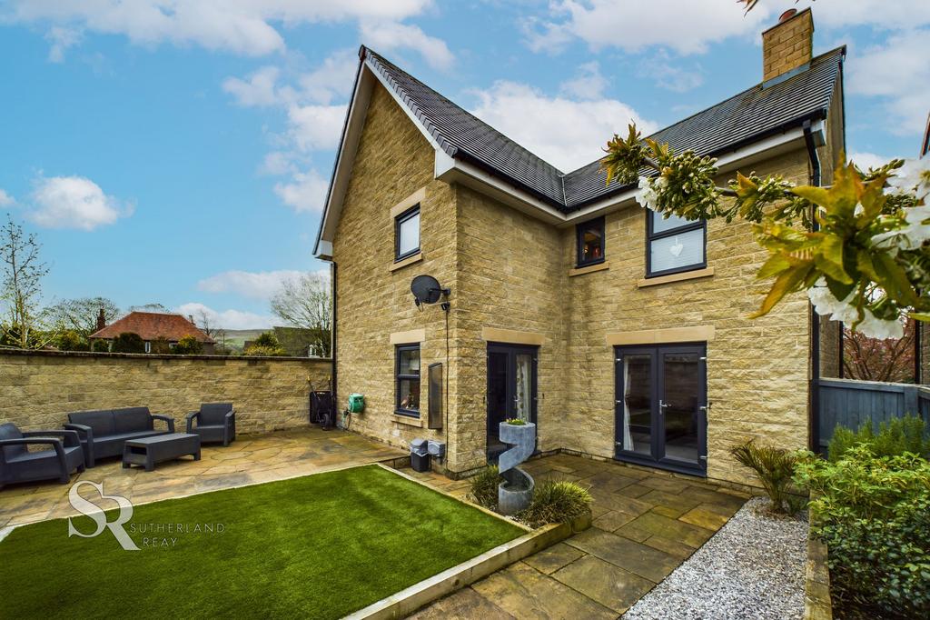 Orchid Drive, ChapelEnLeFrith, SK23 4 bed detached house for sale