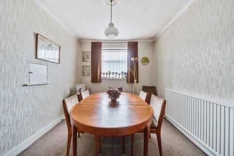 2 bedroom detached bungalow for sale, Robin Lane,  Hendon,  NW4