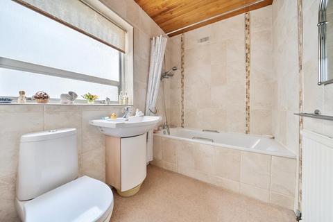 2 bedroom detached bungalow for sale, Robin Lane,  Hendon,  NW4