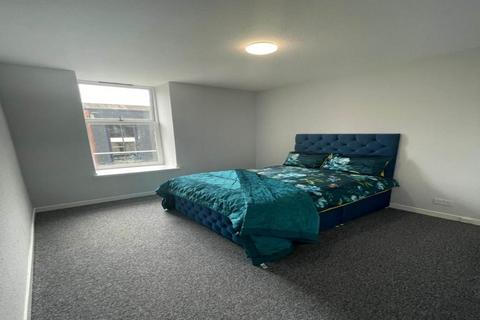 4 bedroom flat to rent, 32 2/2 Seagate, ,