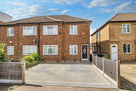 Flat 7, Kenilworth Court Heathcote Grove, London, E4 6RX