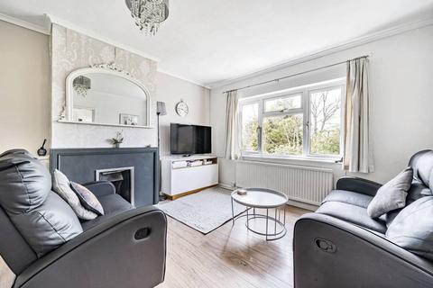 Flat 7, Kenilworth Court Heathcote Grove, London, E4 6RX