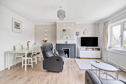 Flat 7, Kenilworth Court Heathcote Grove, London, E4 6RX