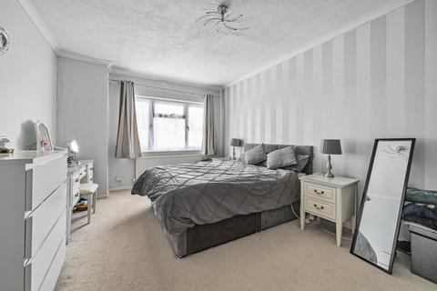 Flat 7, Kenilworth Court Heathcote Grove, London, E4 6RX