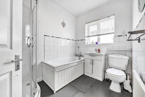 Flat 7, Kenilworth Court Heathcote Grove, London, E4 6RX