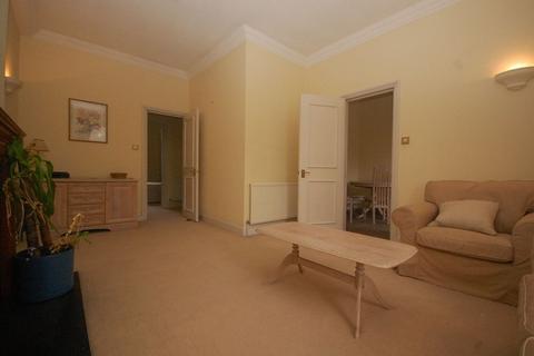 1 bedroom apartment to rent, 96 St Georges Square, Pimlico, London, SW1V