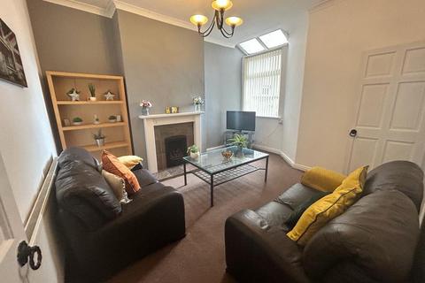 4 bedroom house to rent, Liverpool Street, Salford,