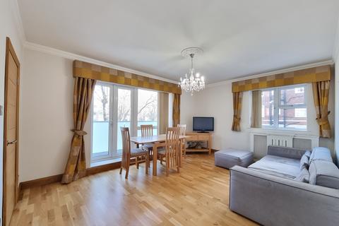 2 bedroom apartment to rent, Avenue Road, St John's Wood NW8