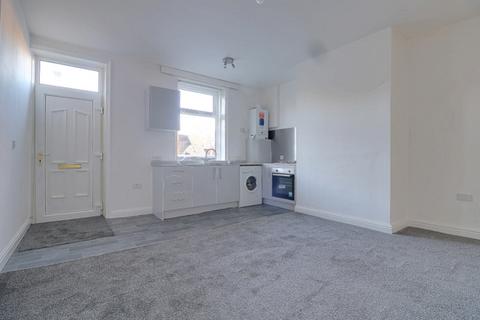 1 bedroom terraced house to rent, Farfield Street, Cleckheaton, West Yorkshire, BD19